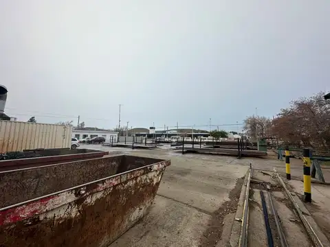 VENTA BASE CON GALPON Bº INDUSTRIAL SOBRE RUTA 3