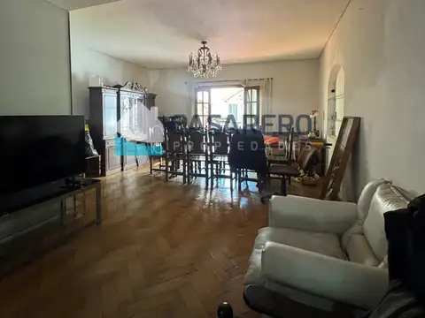 Casa 6 ambientes con 4 baños