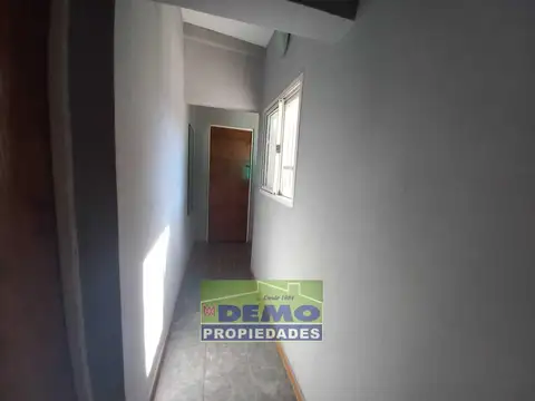 Casa 7 ambientes con 2 baños