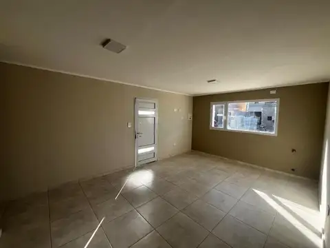 VENTA CASA 3 DORM B° CONFLUENCIA PLOTTIER NQN