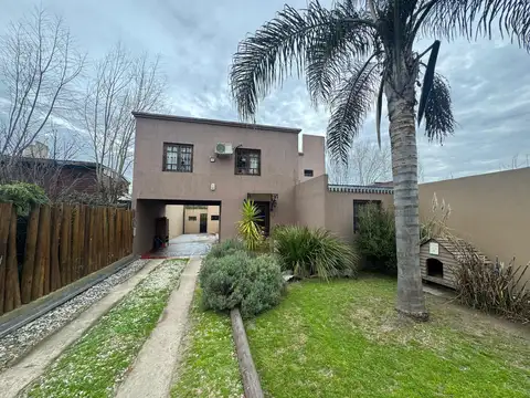 Casa de venta 3 dormis en Villa Elisa