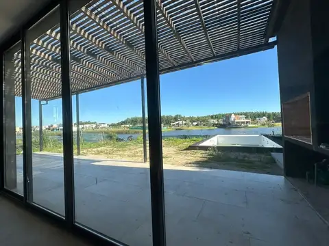 Casa en Alquiler 1 año