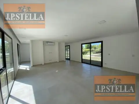 Casa 4 ambientes con 4 baños