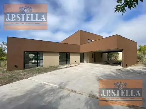 Casa 4 AMB C/ 2 Cocheras y Pileta - IDEAL INVERSOR - Terravista