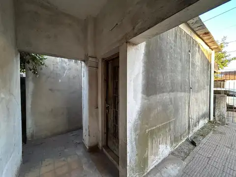 Casa 6 ambientes con 1 baño