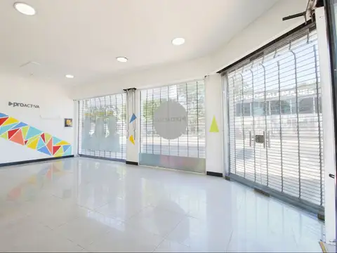 LOCAL EN VENTA UBICACION ESQUINA ESCALADA