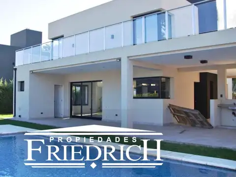 Casa en Venta con 5 cocheras