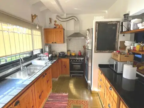 Casa en Venta con 7 cocheras