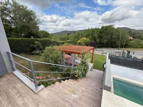 Casa 5 ambientes con 2 baños