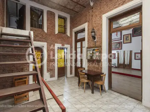 PH al frente con amplios ambientes. Sin expensas.