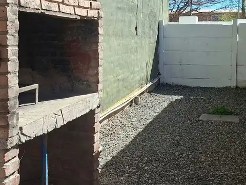 Casa en Alquiler con 1 cochera