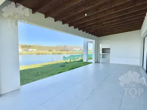 Casa al agua en venta en Santa Ana - Villanueva