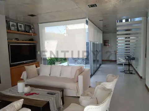 Santa Catalina 6200, Piso 0