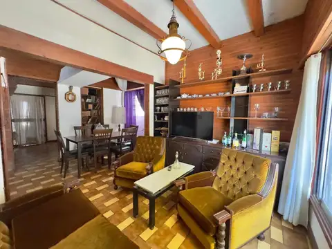 VENTA CASA 3 DORMITORIOS PATIO COCHERA Y PISCINA ZONA SUR