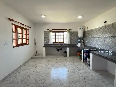 Casa 2 ambientes con 1 baño