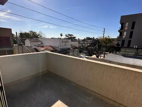 VENTA DEPARTAMENTO 2 AMBIENTES CON COCHERA MORENO CENTRO