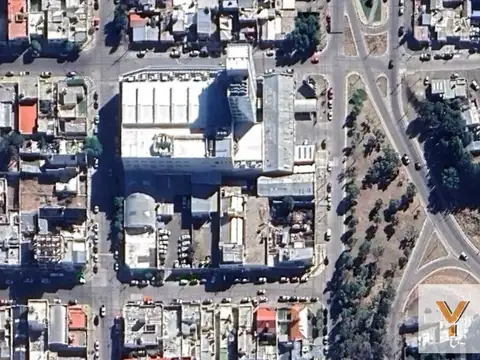 Aristóbulo del Valle e/ Saavedra y Avenida Alsina