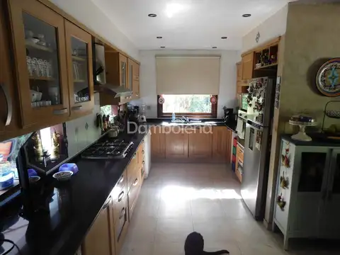 Casa en Venta con 6 cocheras