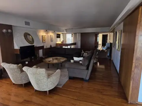 Departamento en Alquiler de 4 dormitorios