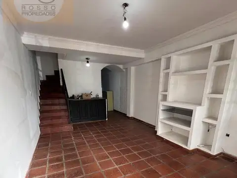 Casa 4 ambientes con 1 baño