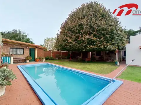 Casa en Venta con 2 cocheras