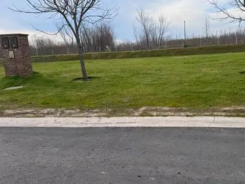 TERRENO EN VENTA EN BARRIO NAUTICO EL NAUDIR