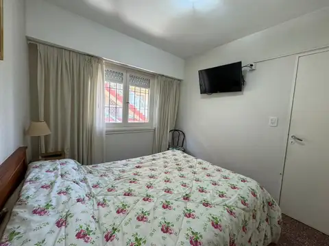 Calle 301 entre Alameda 201 y Costanera.