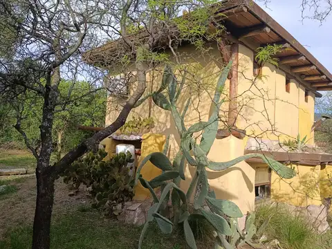 Casa 2 ambientes con 1 baño