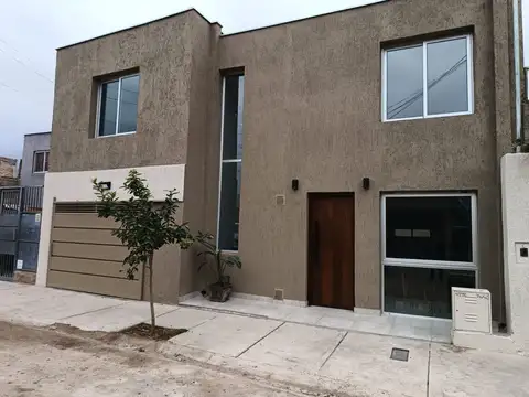 CASA EN CALLEJÓN PRIVADO, 3 DORM, Las Heras