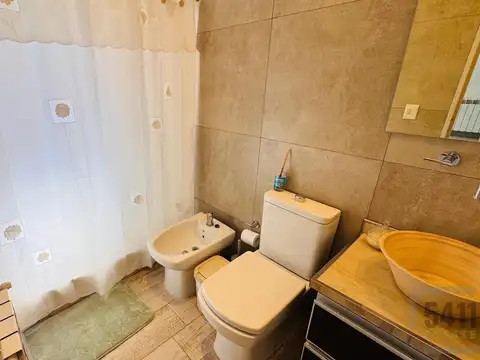 Casa en Venta con 5 cocheras