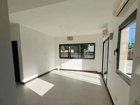 Oficina 4 ambientes con 1 baño