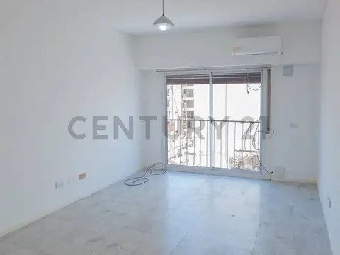 Monoambiente en venta en Congreso muy luminoso Sarmiento y Callao