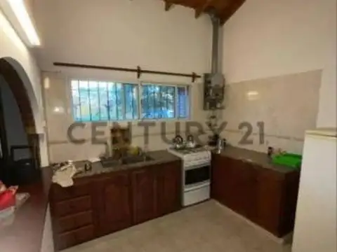 Casa 5 ambientes con 2 baños