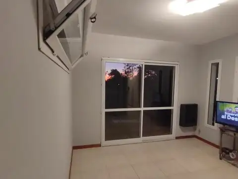 Casa en venta - 2 dormitorios 1 baño - 90mts2 - Ostende