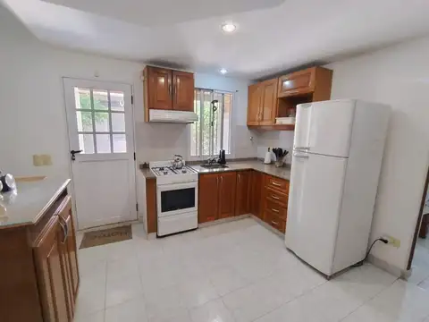 VENTA CASA LOMAS DE ZAMORA 6 AMB/ ACEPTA PERMUTA POR DPTO!