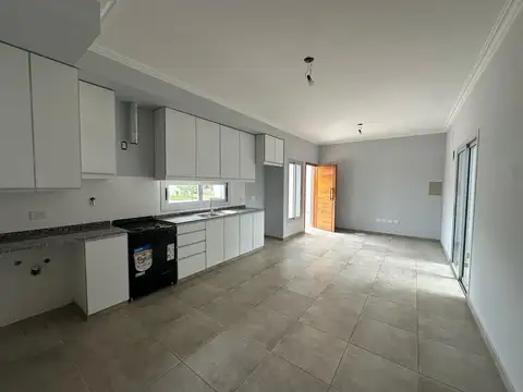 VENTA DE AMPLIO DEPARTAMENTO GODOY CRUZ  TERRAZA