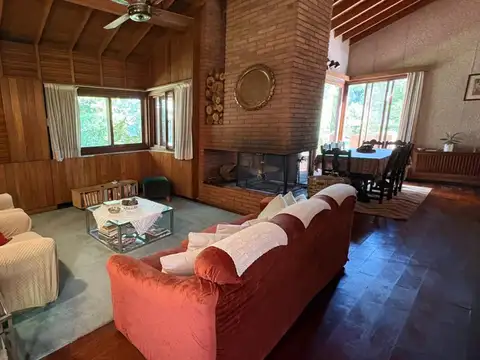 Casa 6 ambientes con 3 baños