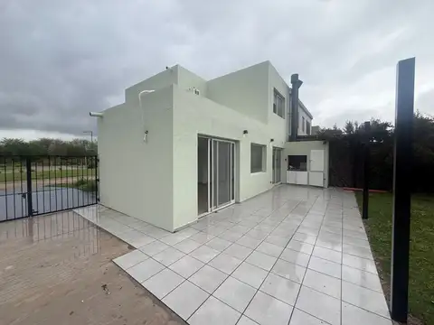 ALQUILER CASA EN "CASAS DE SANTA ANA"