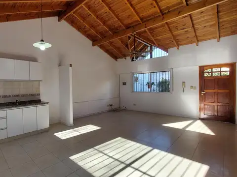 Depto Tipo Casa en Venta en Remedios de Escalada, USD 85.000