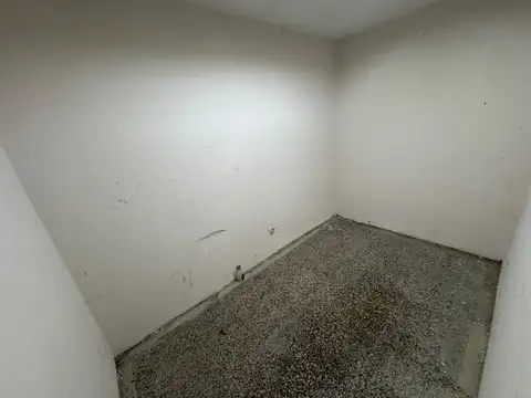 Galpon en Alquiler 17  mts Fondo