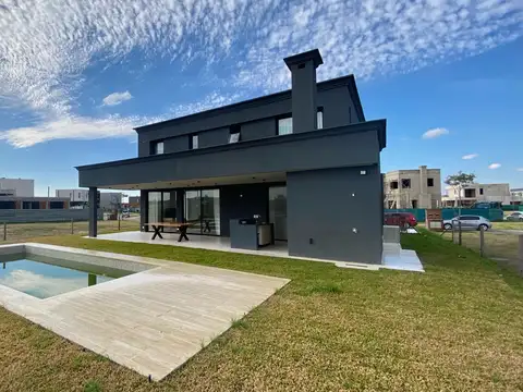 Casa en Alquiler Amoblada y Equipada - Riberas, Puertos del Lago