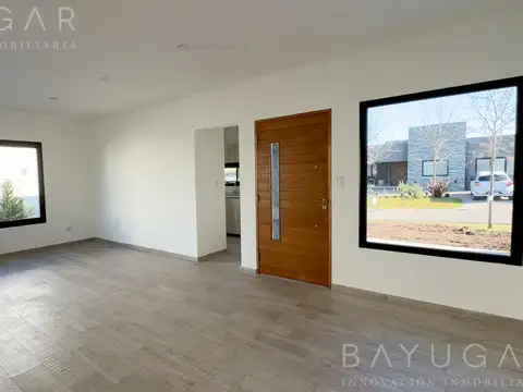 Casa en Venta en Pilar del Este - San Ramon, USD 176.500