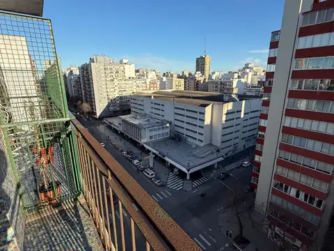 Venta Departamento 1 ambiente Desplazado con Balcón. Plaza Mitre.