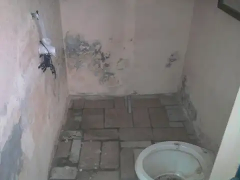 Casa 2 ambientes con 2 baños