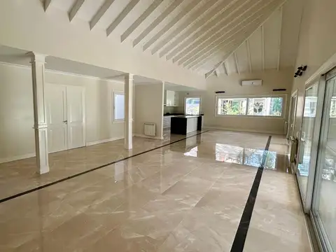 Casa en Venta en Miralagos, USD 318.000