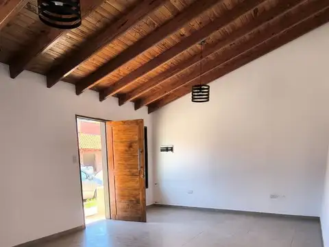 Casa en Alquiler en Coronel Dorrego, USD 900