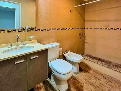 Departamento en Alquiler con 1 cocheras