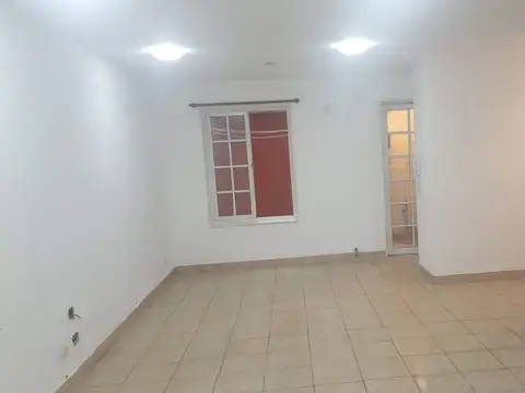 Depto Tipo Casa en Venta en Ramos Mejia Norte, USD 55.000