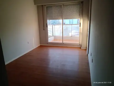 VENTA - Departamentos 2 dormitorios, balcón al frente - Barrio Rep. de la Sexta, Rosario.