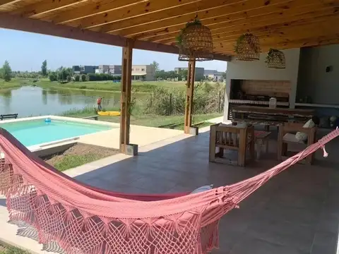Casa en Alquiler en El Cantón - Norte, USD 1.700